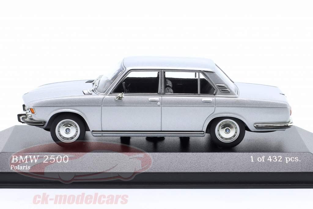 BMW 2500 (E3) Ano de construção 1968 prata 1:43 Minichamps