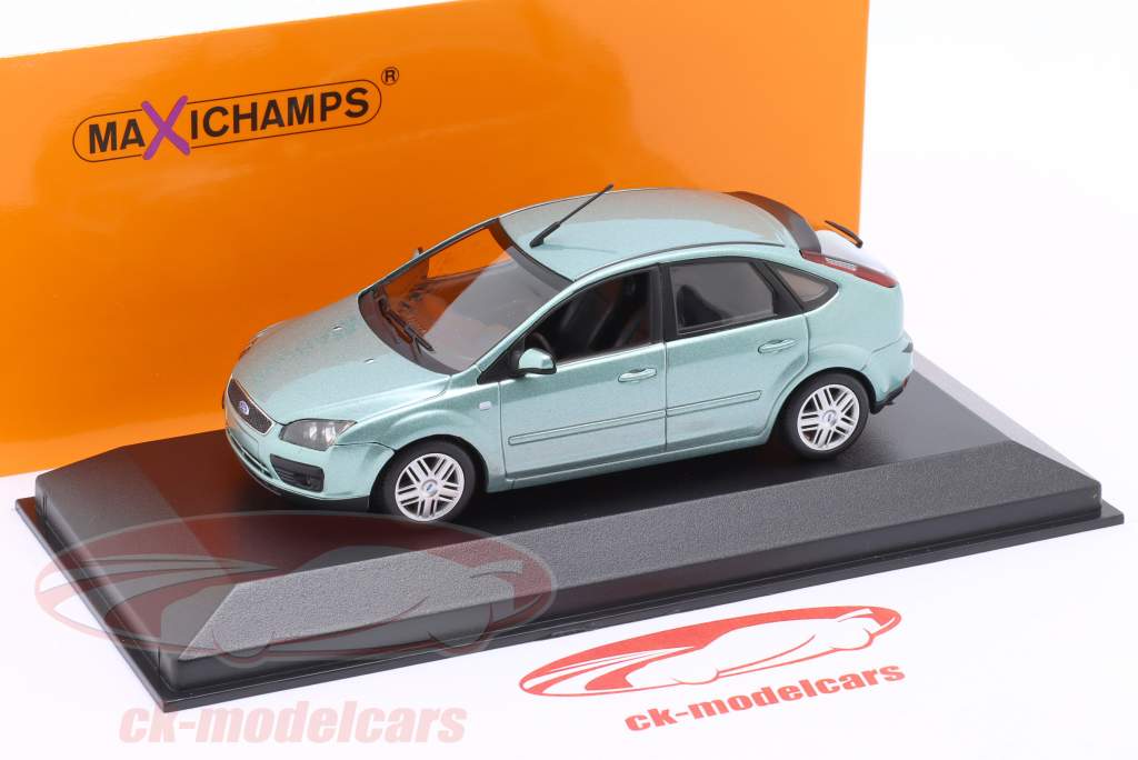 Ford Focus Byggeår 2004 lyseblå metallisk 1:43 Minichamps