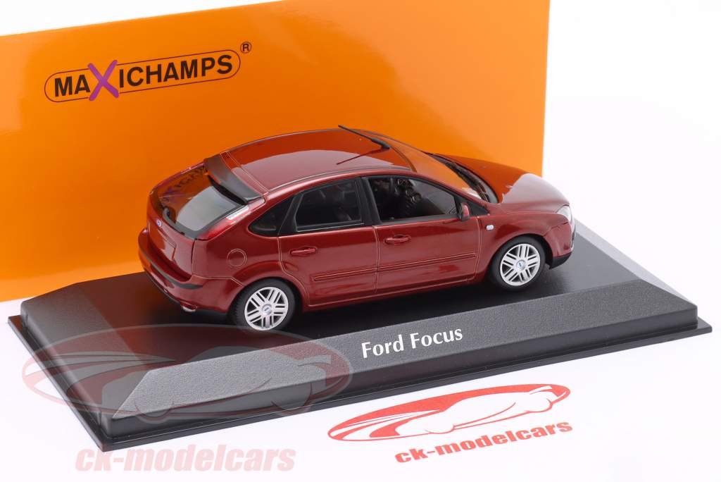 Ford Focus Byggeår 2004 mørkerød metallisk 1:43 Minichamps