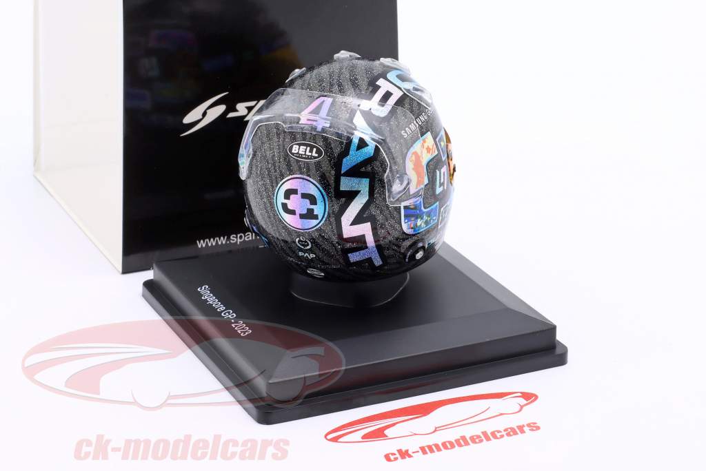 Lando Norris McLaren F1 Team #4 2do Singapur GP fórmula 1 2023 casco 1:5 Spark