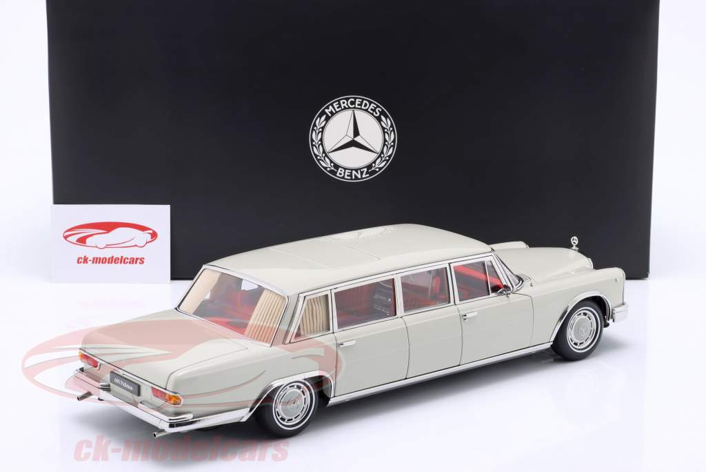 Mercedes-Benz 600 Pullman (W100) Bouwjaar 1963-1981 witgrijs 1:18 NZG