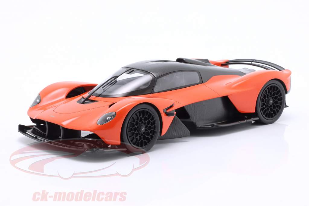 Aston Martin Valkyrie ano de construção 2021 cosmos laranja 1:18 Schuco