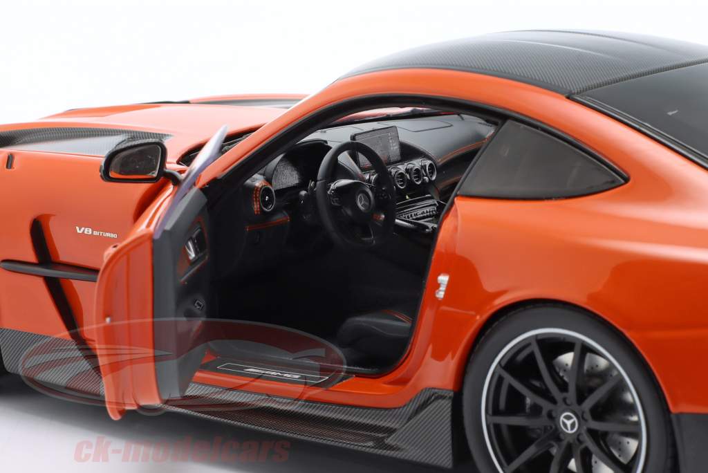 Mercedes-Benz AMG GT Black Series 2021 arancia 1:18 Minichamps