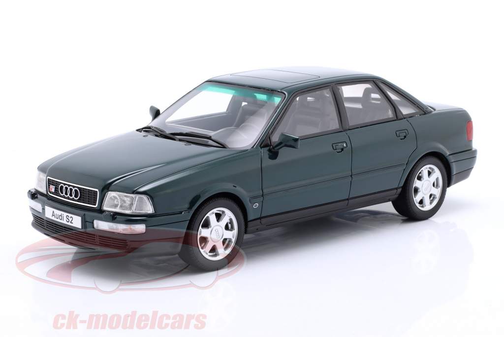 Audi S2 Sedan Byggeår 1993 smaragdgrøn 1:18 OttOmobile