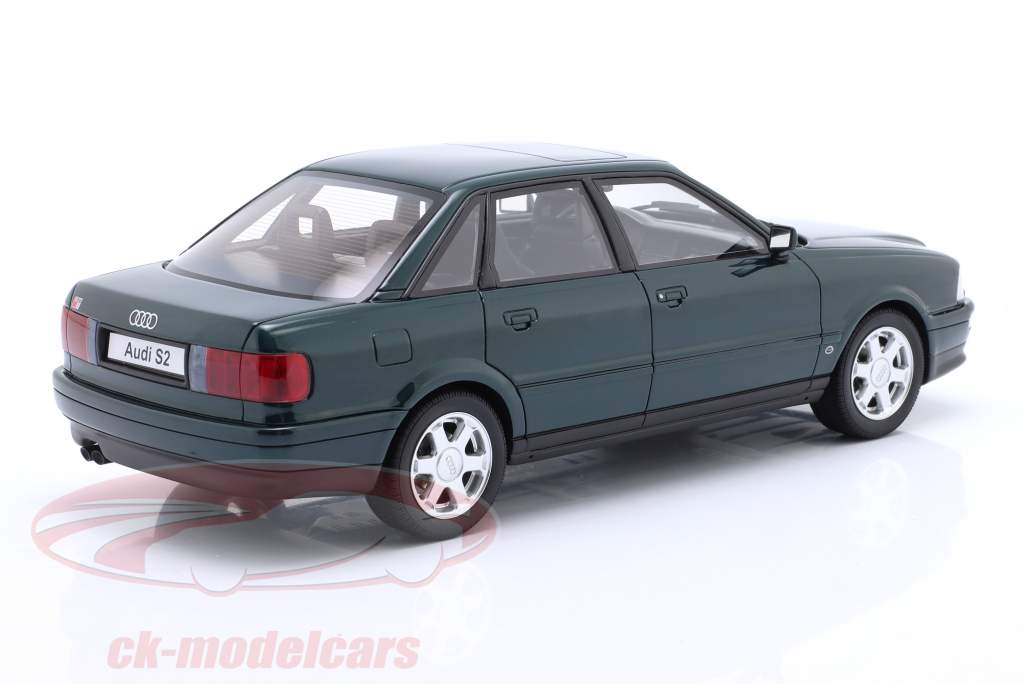 Audi S2 Sedan Byggeår 1993 smaragdgrøn 1:18 OttOmobile
