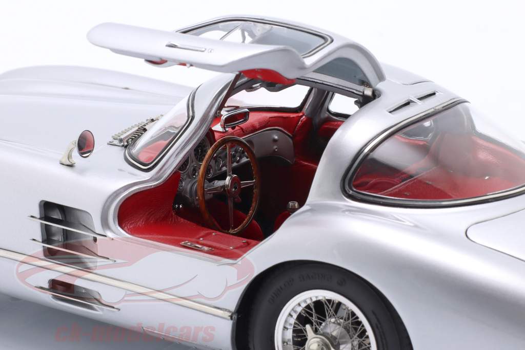 Book luxury edition with CMC model 1:18 - The Uhlenhaut Coupé