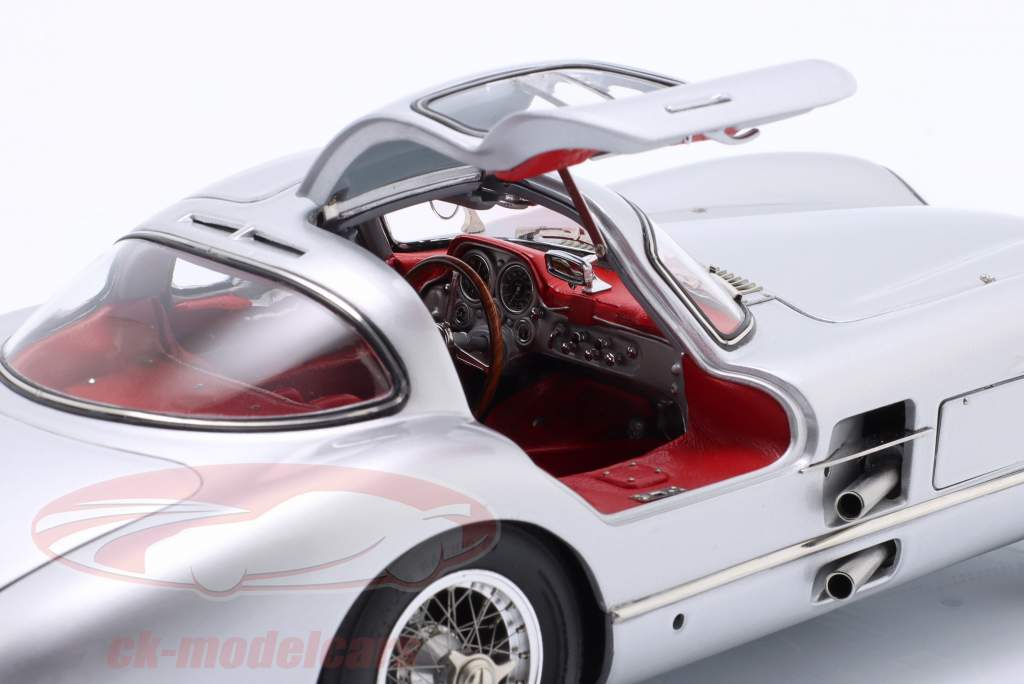 Book luxury edition with CMC model 1:18 - The Uhlenhaut Coupé