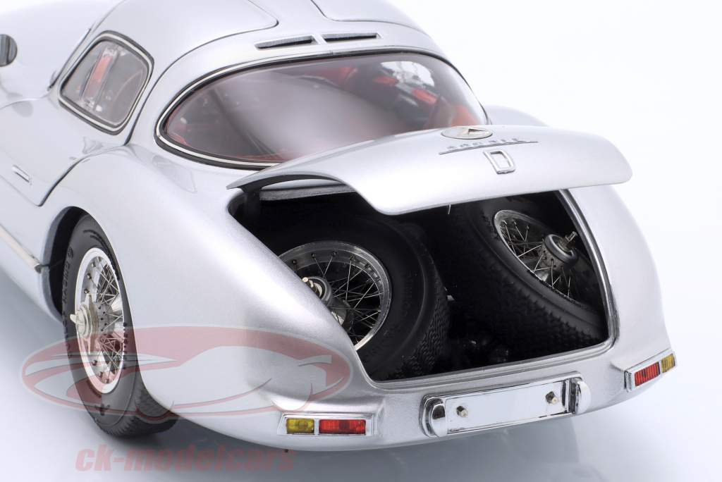 Book luxury edition with CMC model 1:18 - The Uhlenhaut Coupé