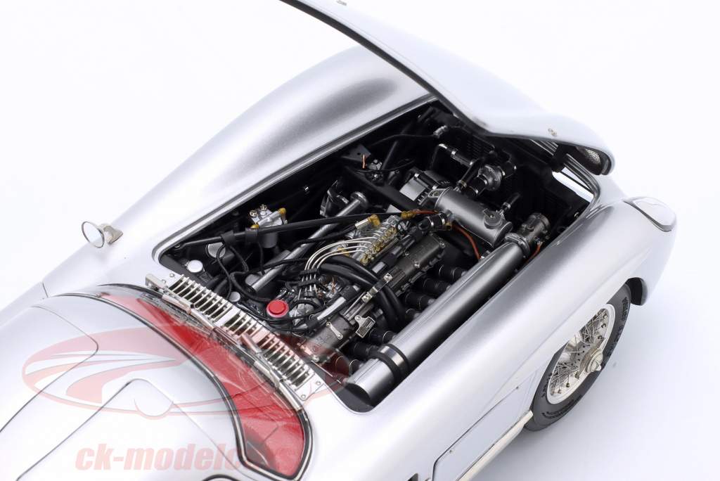 Book luxury edition with CMC model 1:18 - The Uhlenhaut Coupé