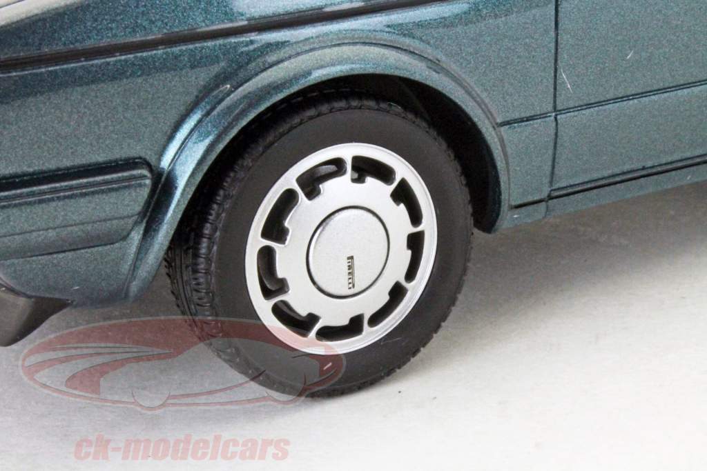 大众高尔夫GTI倍耐力黑暗的金属绿色/墨绿色金属1:18奥托手机