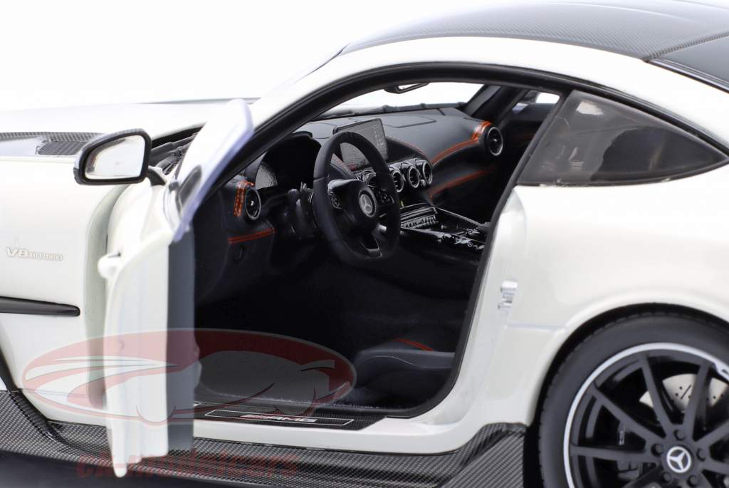 Mercedes-Benz AMG GT Black Series year 2021 white metallic 1:18 Minichamps