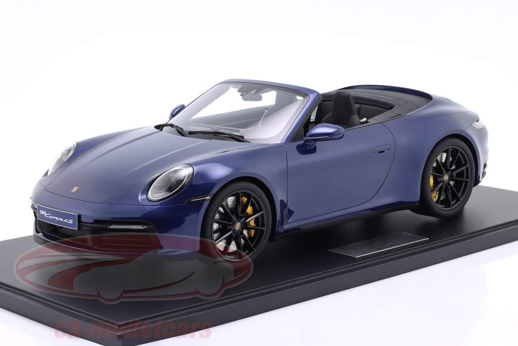 Minichamps 1:8 Porsche 911 (992) Carrera 4S Cabriolet 2020