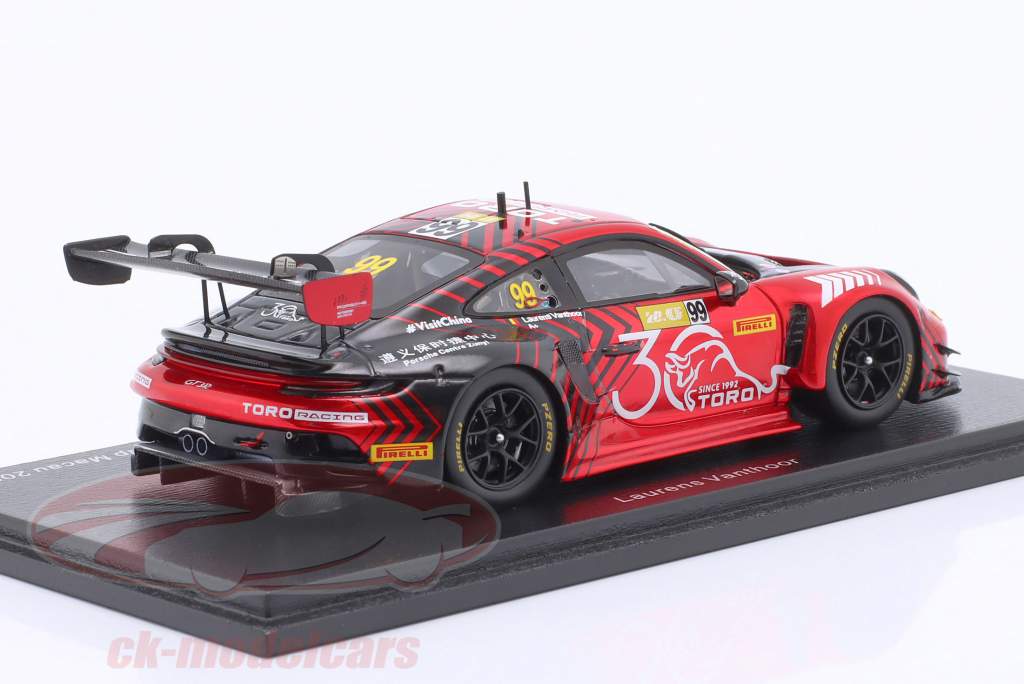 Limit #007/ Porsche 911 (992) GT3 R #99 6e FIA GT World Cup Macau 2023 Vanthoor 1:43 Spark