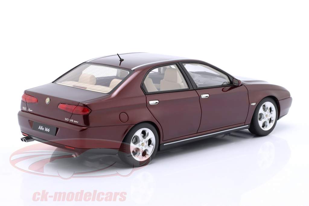Alfa Romeo 166 Super 3.0 Anno di costruzione 1998-2002 rosso metallico 1:18 Cult Scale