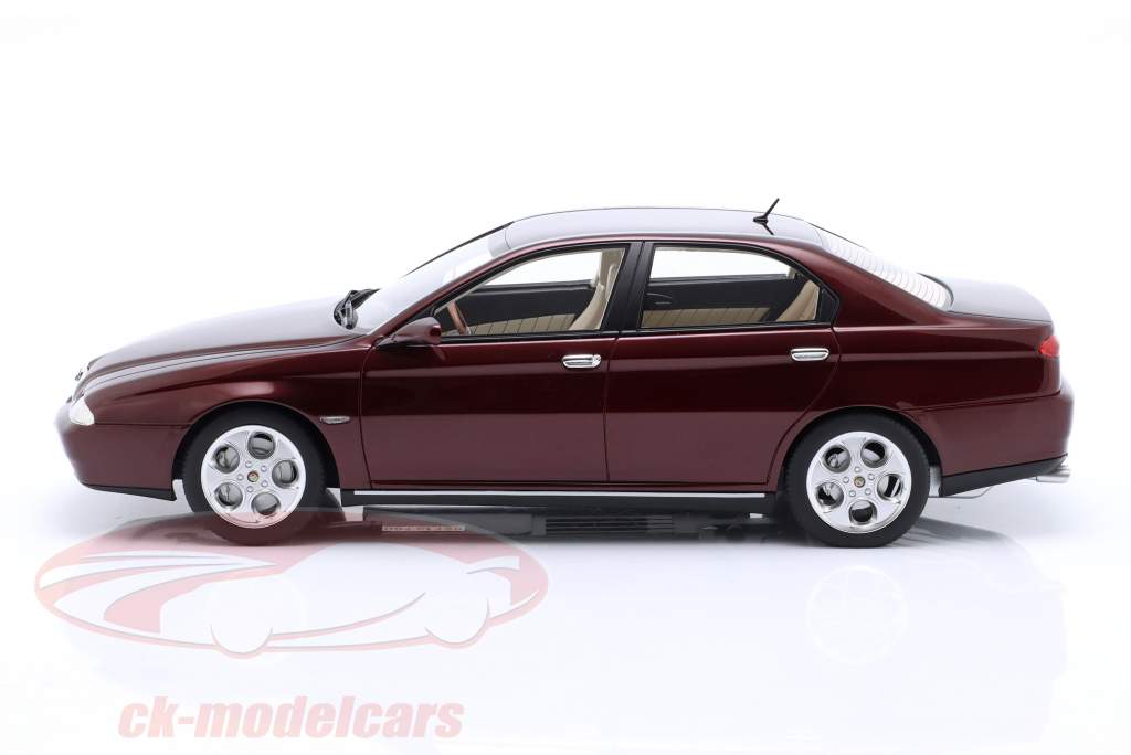 Alfa Romeo 166 Super 3.0 Anno di costruzione 1998-2002 rosso metallico 1:18 Cult Scale