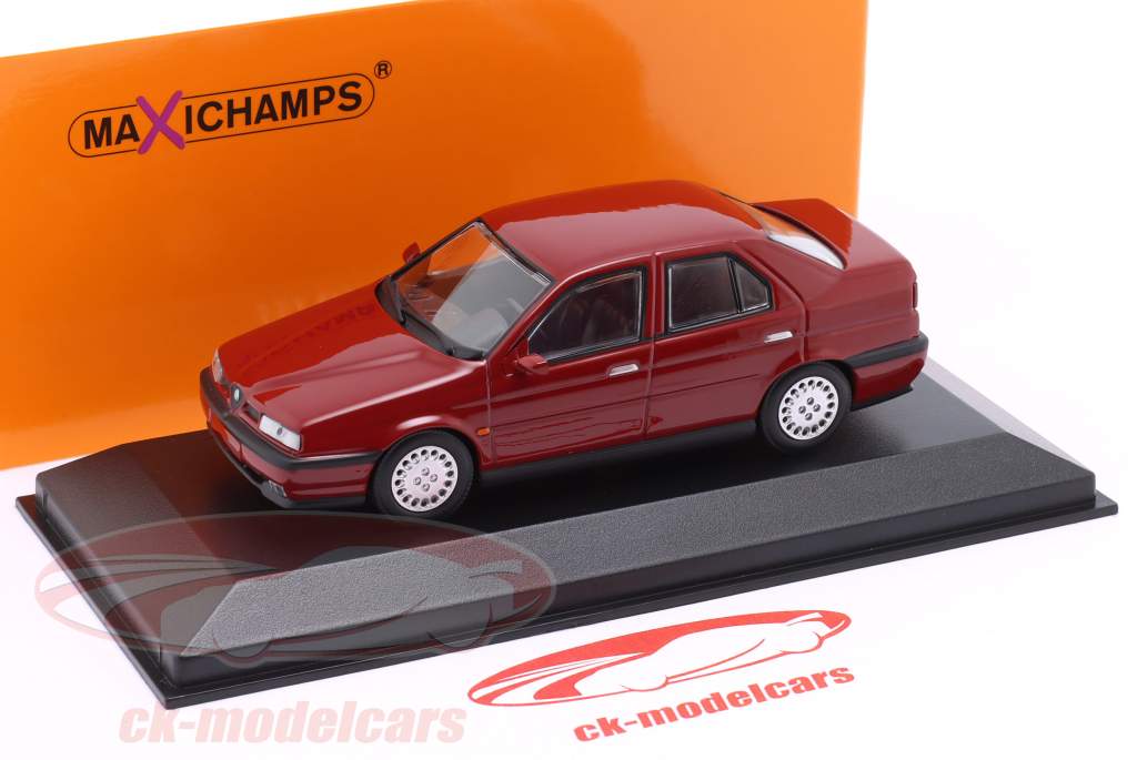 Alfa Romeo 155 建造年份 1992 红色的 1:43 Minichamps
