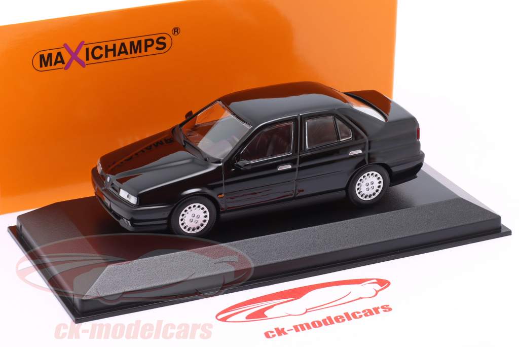 Alfa Romeo 155 Ano de construção 1992 preto 1:43 Minichamps