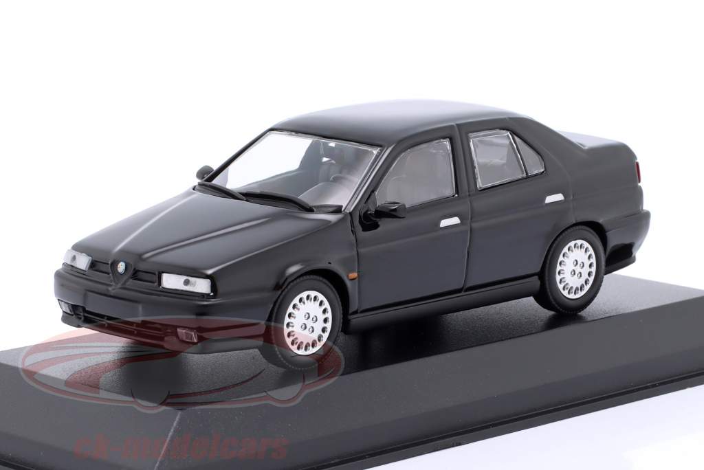 Alfa Romeo 155 Année de construction 1992 noir 1:43 Minichamps