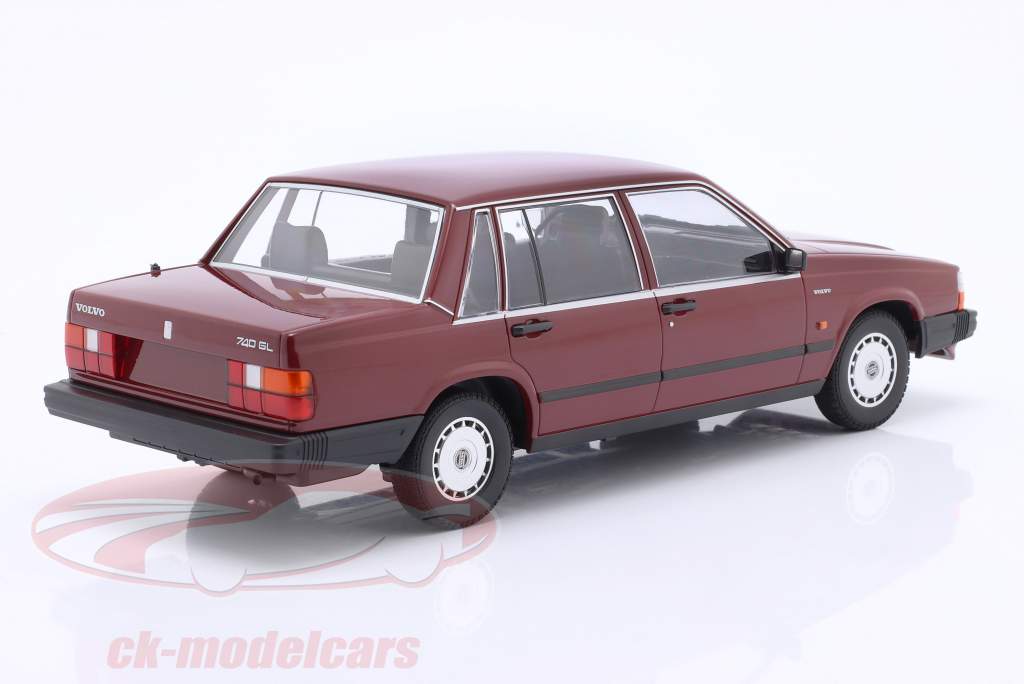 Volvo 740 GL Année de construction 1986 rouge foncé 1:18 Minichamps