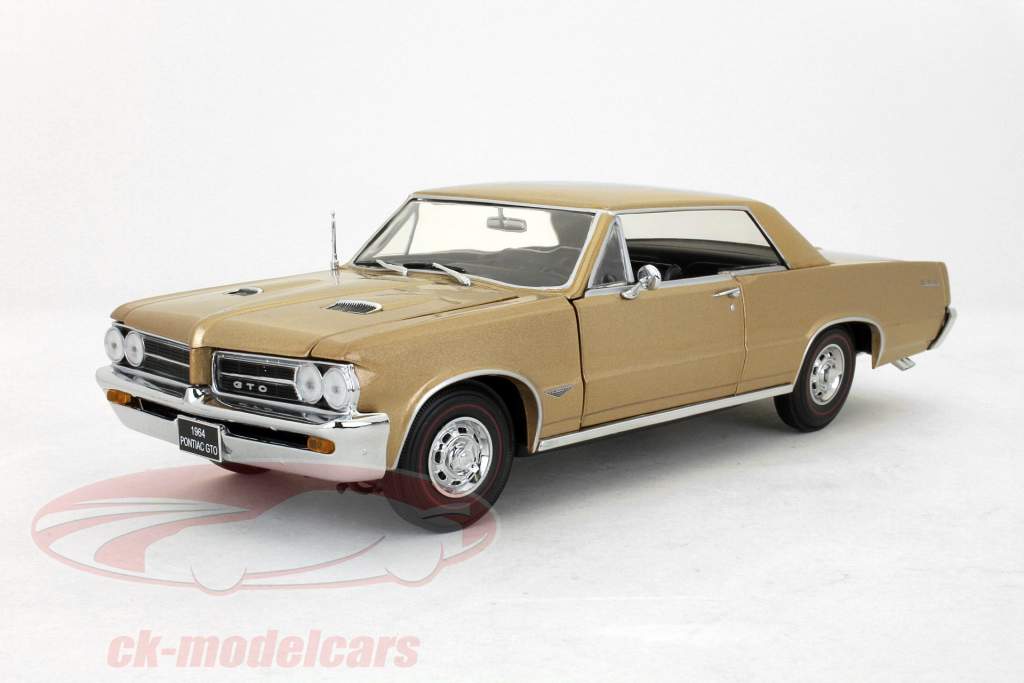 1965　ポンティアック　GTO　ジョリー　グリーン　ジャイアント　1/18絶版 1/18 Sunstar 1965 Pontiac GTO (Green) Diecast Car Model
