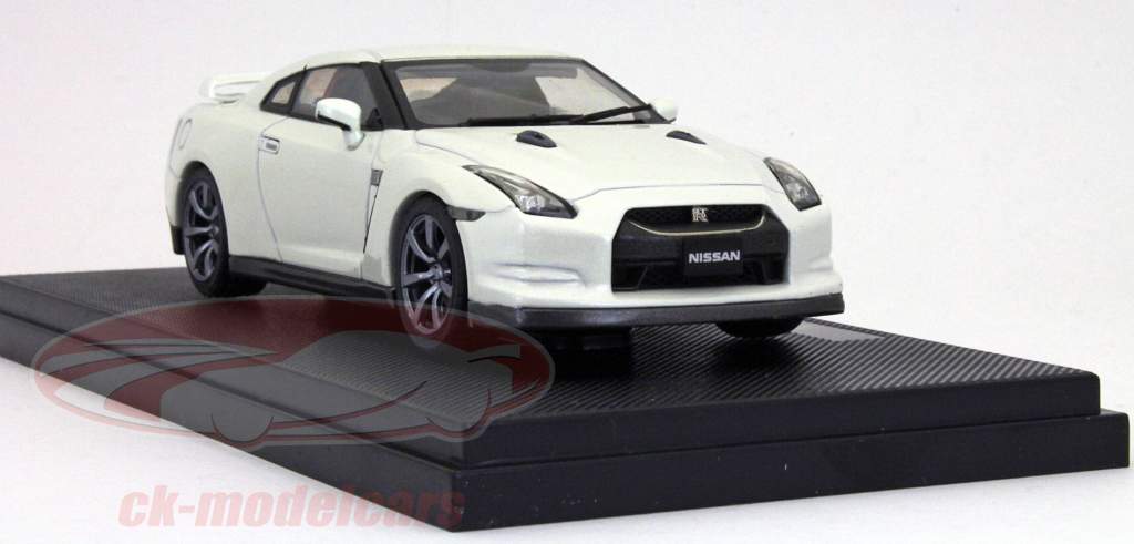 日产GT-R的黑色版2007年白/白1:43 EBBRO