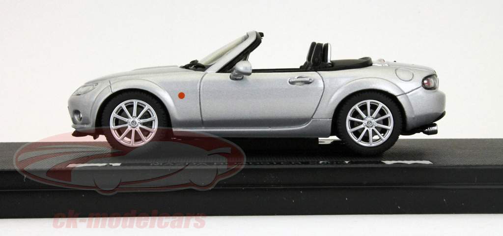 Mazda Roadstar Год 2005 серебро / серебро 1:43 модель SpecialC.