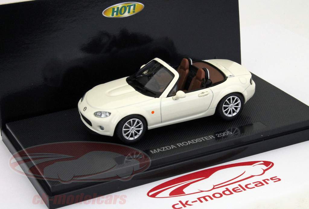 马自达ROADSTAR 2005年白/白1:43 EBBRO