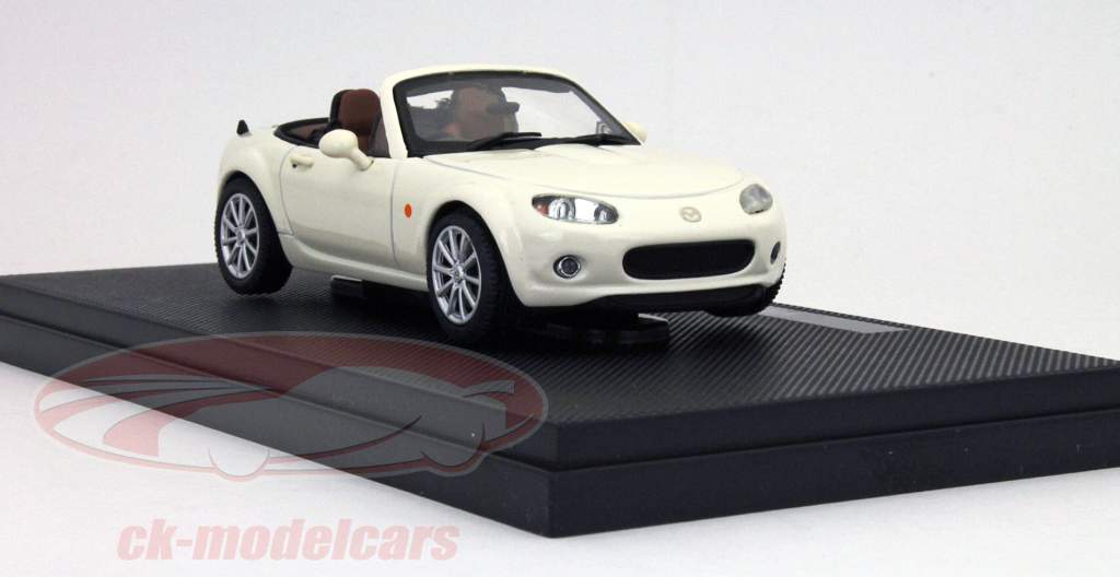 Mazda Roadstar año 2005 blanco / blanco 1:43 Ebbro