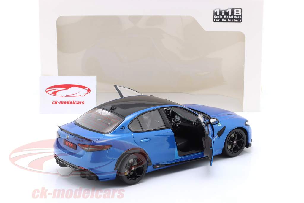 Alfa Romeo Giulia GTA 建設年 2022 青 メタリックな 1:18 Solido