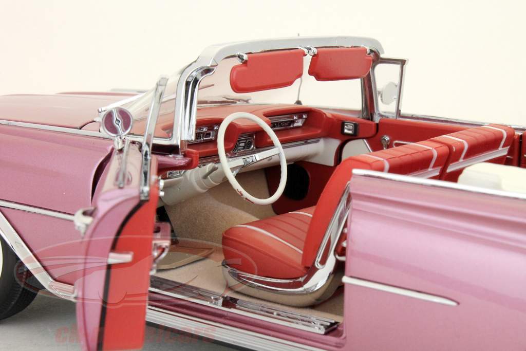 Oldsmobile 98 Convertible был открыт в 1959 бордовый 1:18 SunStar