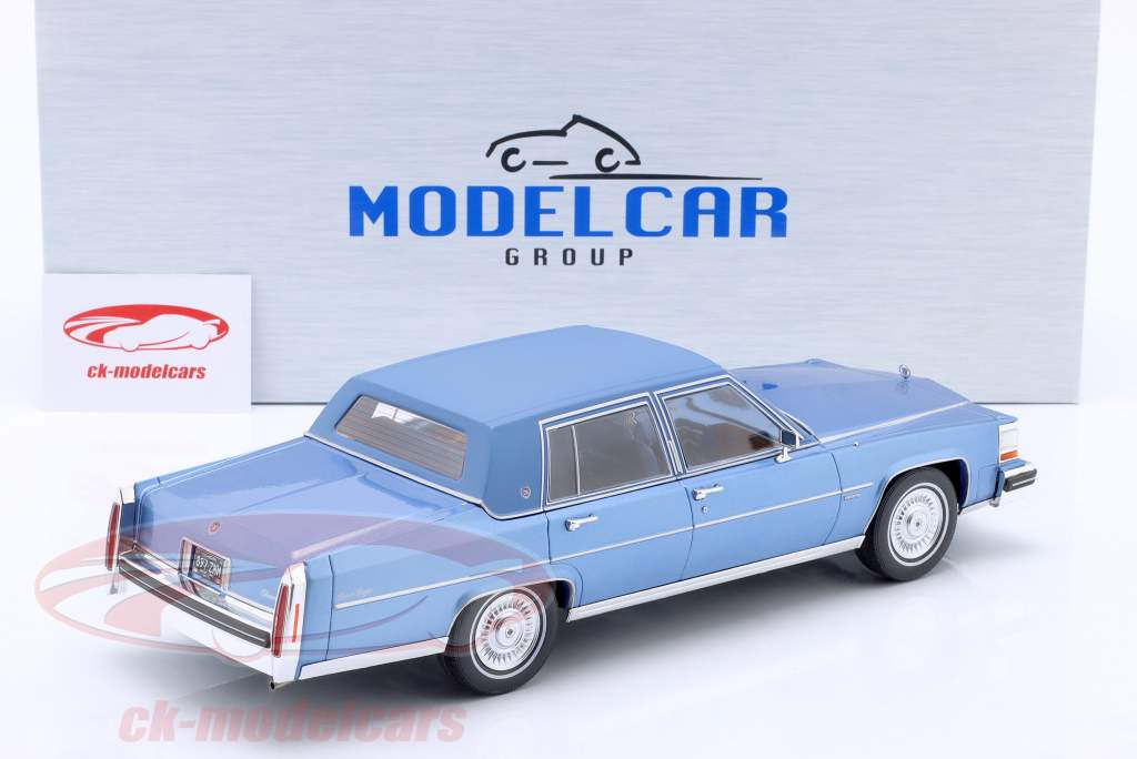 Cadillac Fleetwood Brougham キャデラック 1/18 ModelCarGroup 1:18 Cadillac Fleetwood Brougham Year 1982