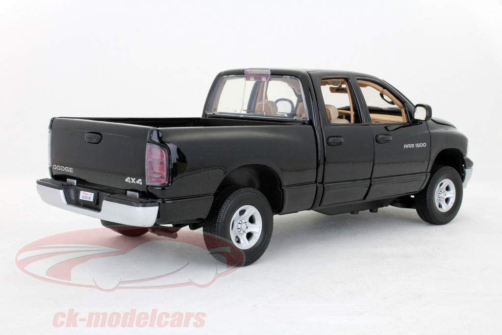 Dodge RAM Quad Cab anno 2002 nero 1:18 MotorMax