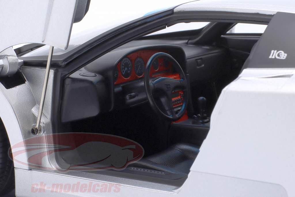 Bugatti EB110 Bouwjaar 1991 zilver 1:12 KK-Scale