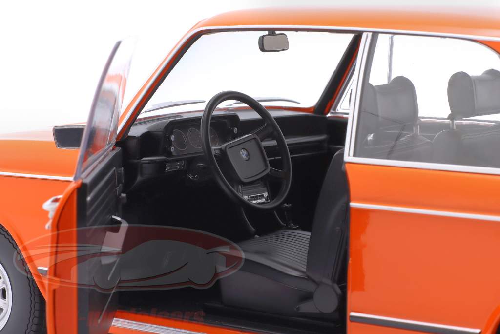 BMW 1602 Serie 2 Anno di costruzione 1974 arancia 1:12 KK-Scale