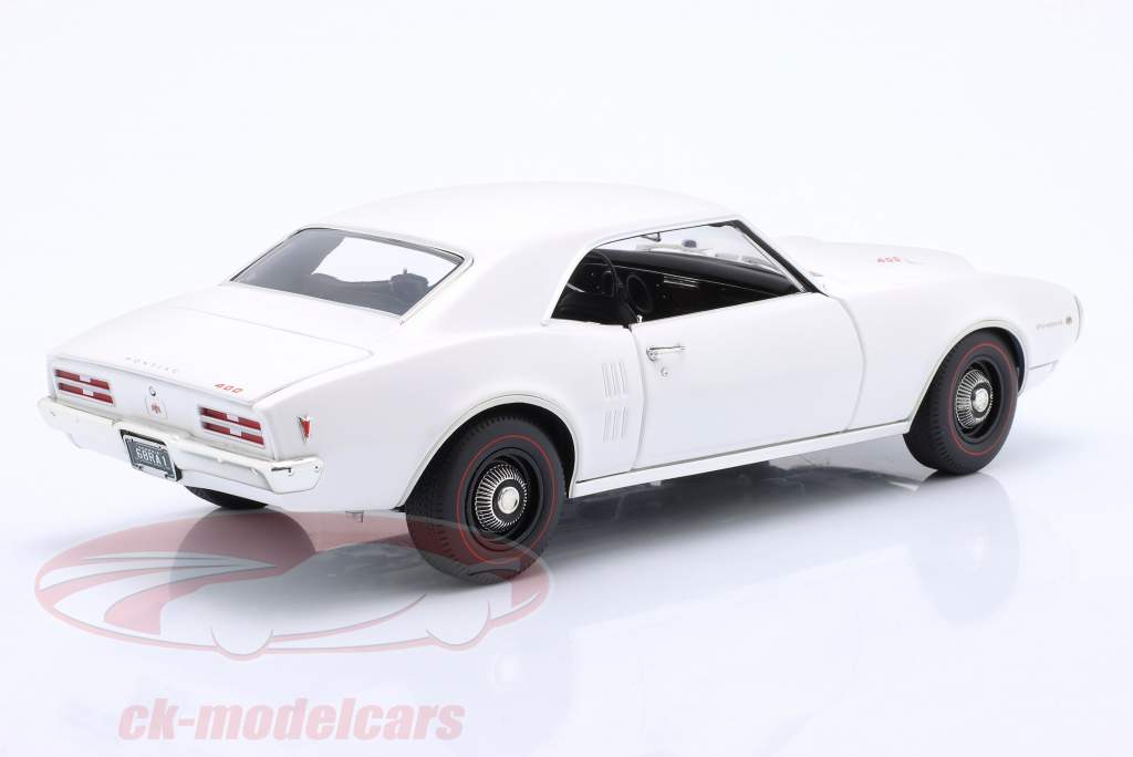 Pontiac Firebird First Ram Air II Byggeår 1968 hvid 1:18 GMP