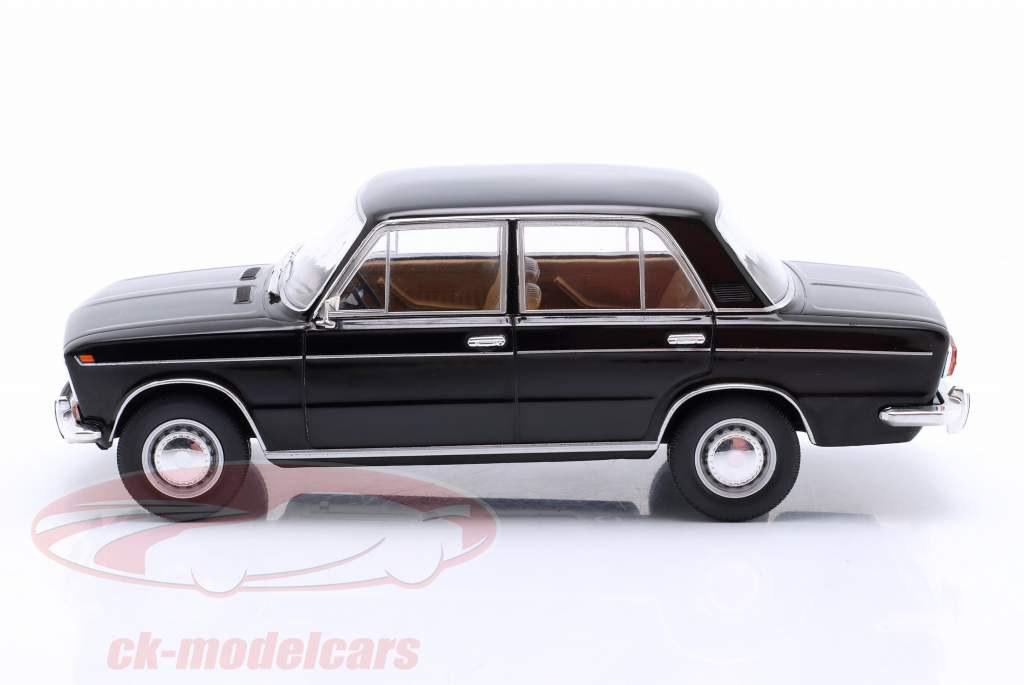 Lada 1500 Año de construcción 1977 negro 1:24 WhiteBox