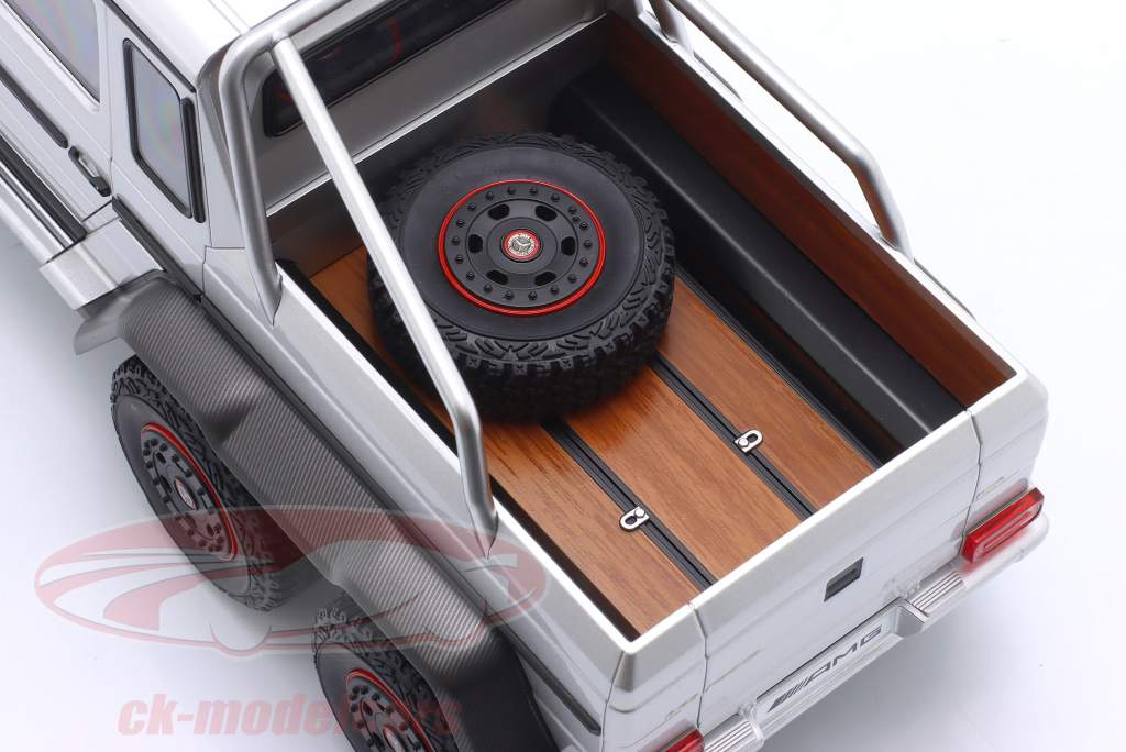 Mercedes-Benz G63 AMG 6x6 Baujahr 2013 silber 1:18 AUTOart