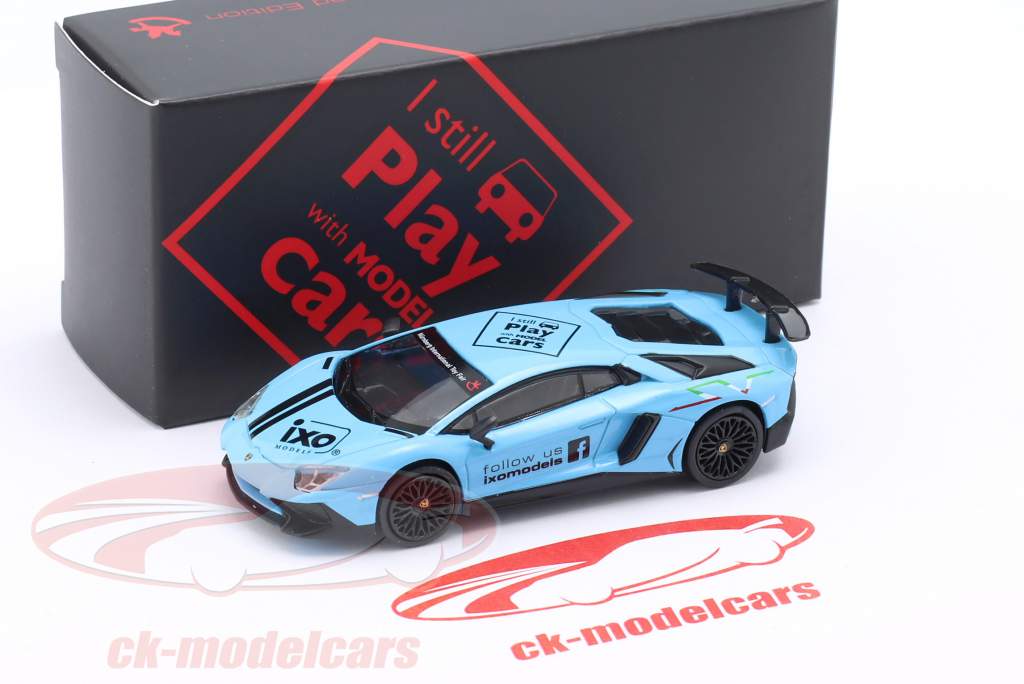 Lamborghini Aventador Spielwarenmesse 2025 Edition blau 1:64 Ixo