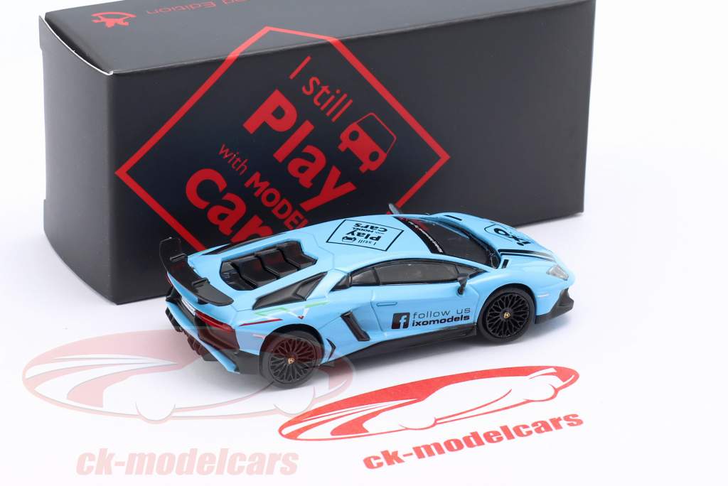 Lamborghini Aventador Spielwarenmesse 2025 Edition blau 1:64 Ixo
