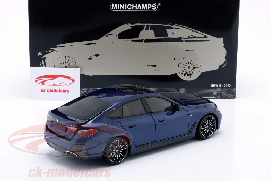 BMW i4 M50 Baujahr 2022 blau metallic 1:18 Minichamps