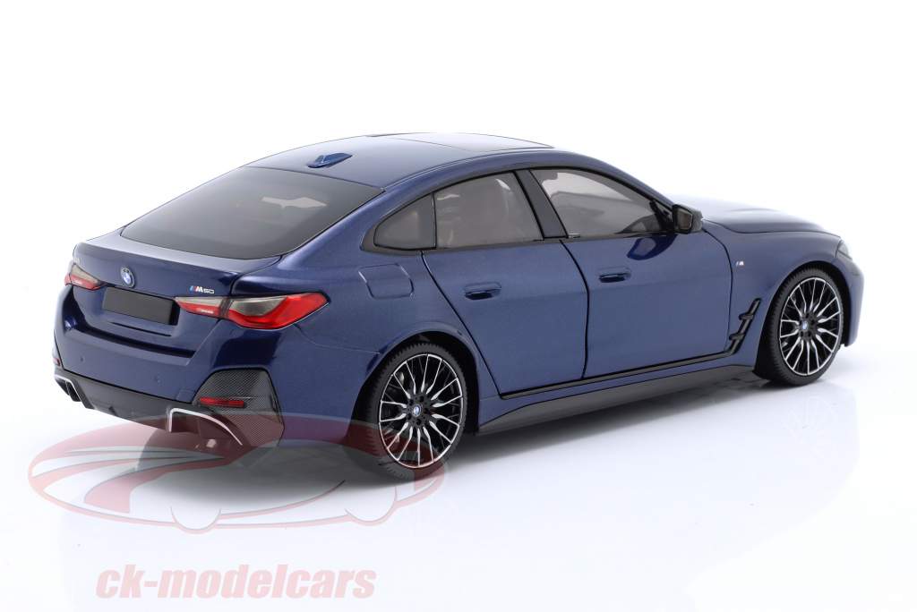 BMW i4 M50 Baujahr 2022 blau metallic 1:18 Minichamps