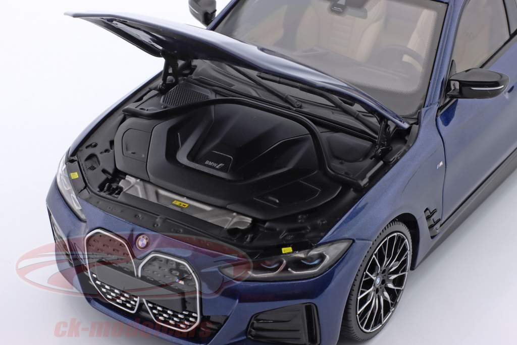 BMW i4 M50 year 2022 blue metallic 1:18 Minichamps
