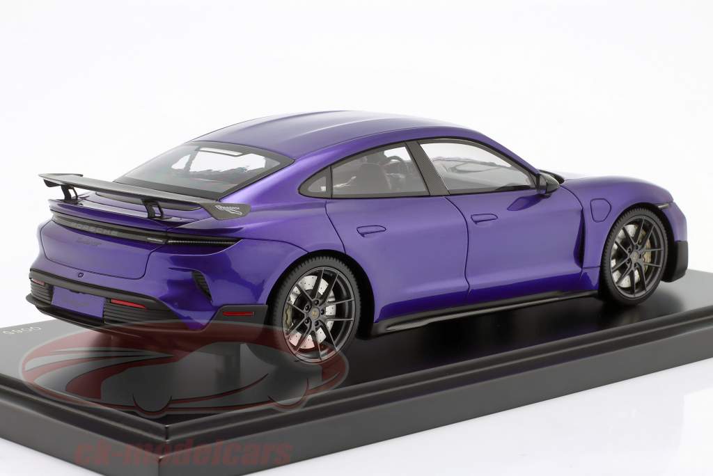 Porsche Taycan Turbo GT con Paquete Weissach purple sky metallic 1:18 Minichamps