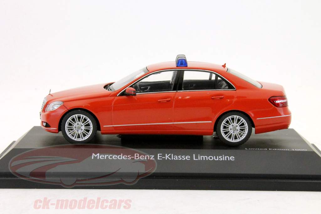 Mercedes-Benz E-Class Amburgo Fuoco Schuco 1:43