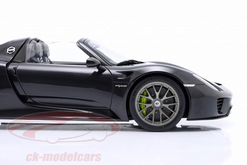 Porsche 918 Spyder Weissach Package 2013 black metallic 1:12 AUTOart
