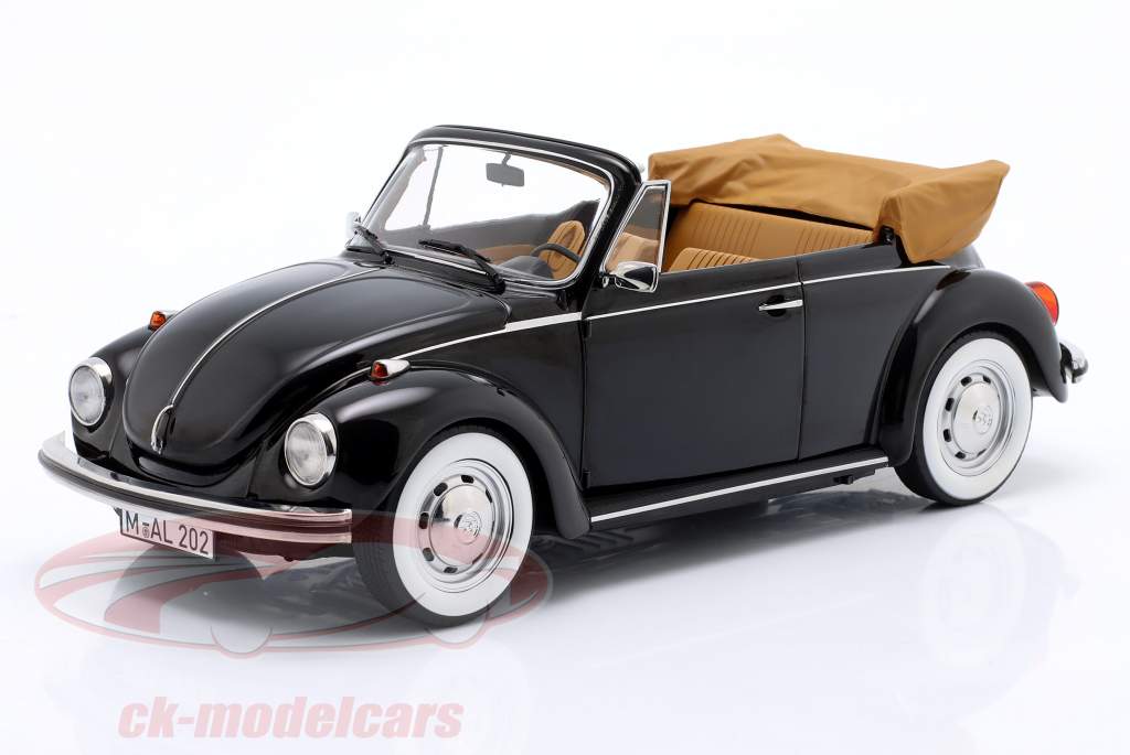 Volkswagen VW 1303 Cabriolet byggeår 1973 sort 1:18 Norev