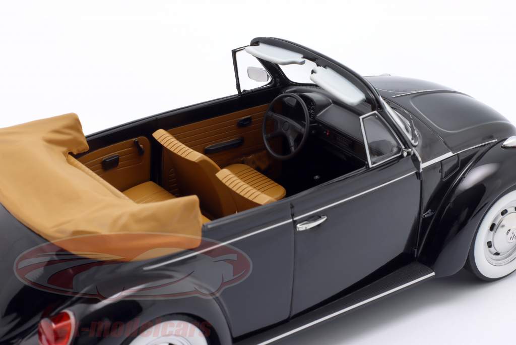Volkswagen VW 1303 Cabriolet byggeår 1973 sort 1:18 Norev
