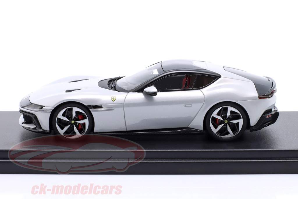 Ferrari 12 Cilindri year 2024 arctic white 1:43 LookSmart
