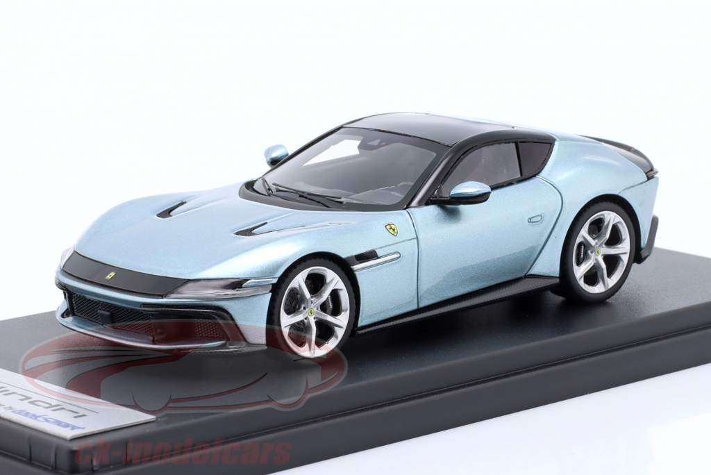 Ferrari 12 Cilindri ano de construção 2024 azul claro metálico 1:43 LookSmart