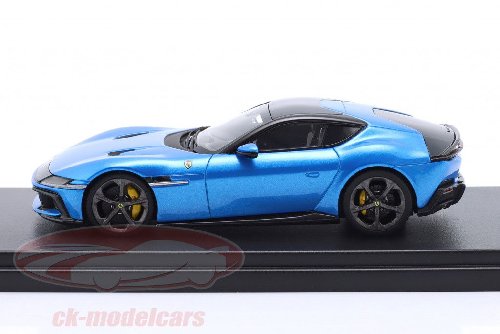 Ferrari 12 Cilindri année de construction 2024 bleu métallique 1:43 Looksmart
